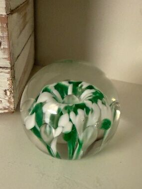 Handblown Glass Floral Paperweight Green & White with 5 Controlled Bubbles